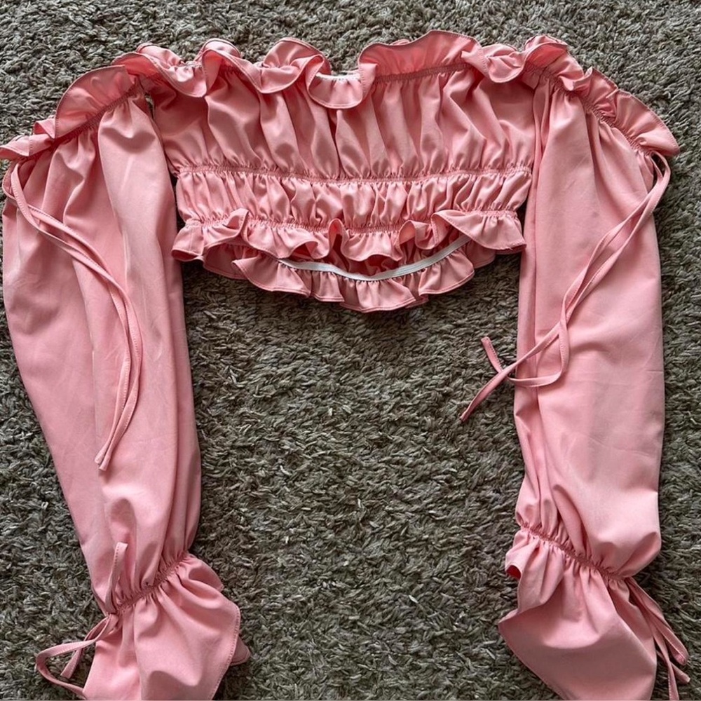 Off-Shoulder Pink Ruffle Crop Top - Picture 2 of 6